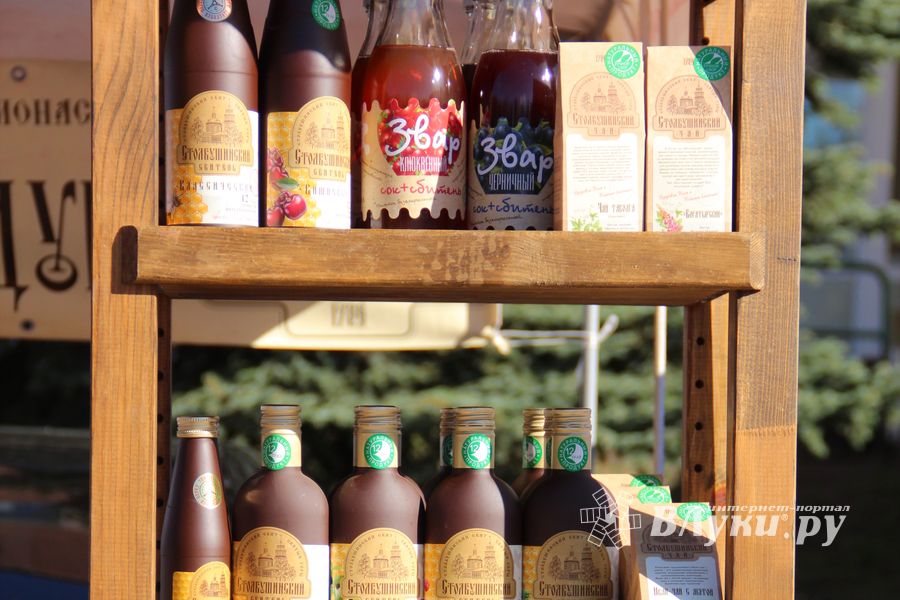 Торговая ярмарка «Осень-2016» прошла в Великих Луках (ФОТО)