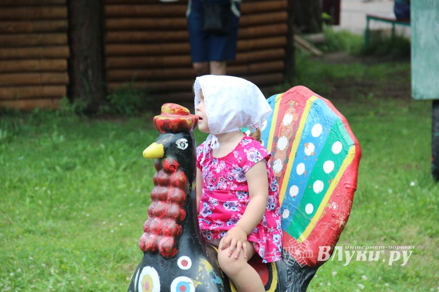 В городском парке Великих Лук прошёл День мороженого