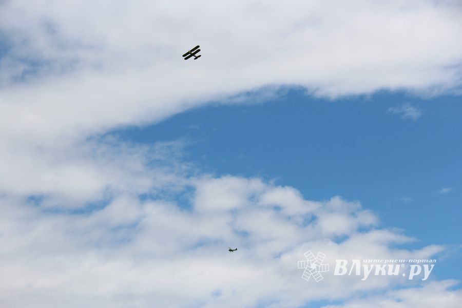 В Великих Луках проходит 7-й Фестиваль авиамодельного спорта (ФОТО)