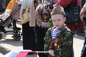 Парад Победы в Великих Луках (фото)