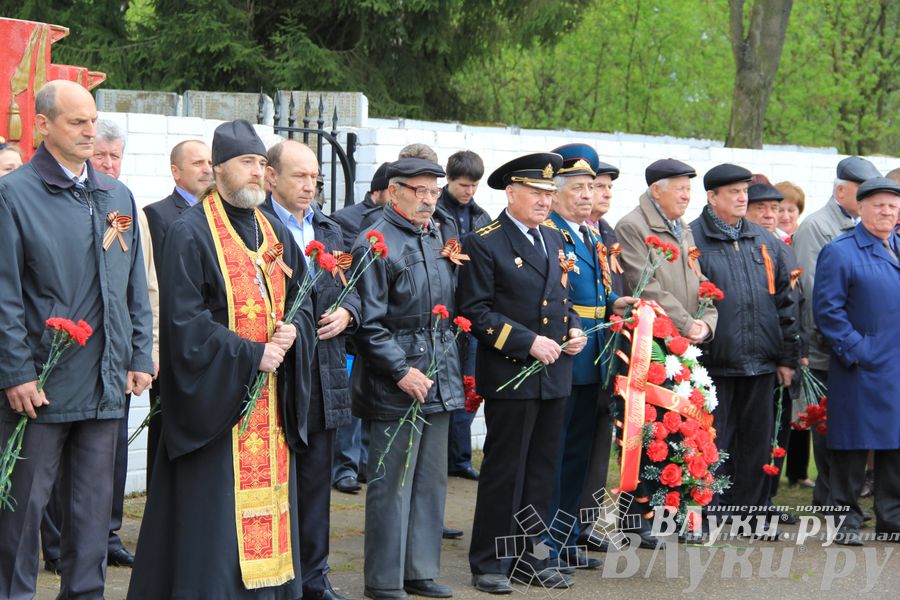 В Великих Луках почтили память погибших в Великой Отечественной войне