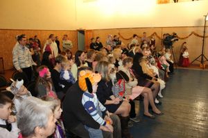 Новогодний утренник для детей организовали бойцы ОМОН УМВД России по Псковской области (фото)