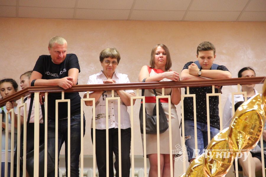 В школе №13 чествовали вчерашних учеников начальной школы (ФОТО)