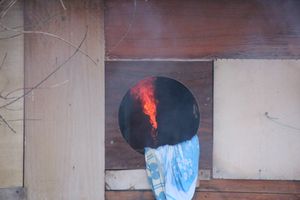 В Великих Луках горел жилой барак (ФОТО)