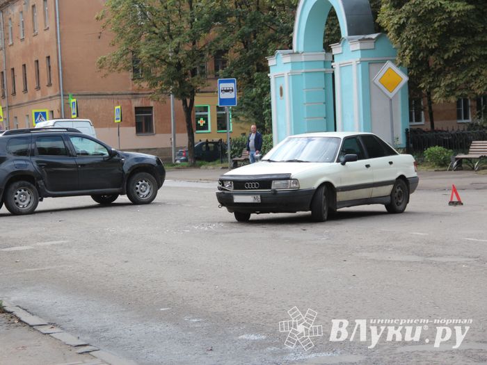 ДТП на перекрёстке Пушкина/Либкнехта (ФОТО)