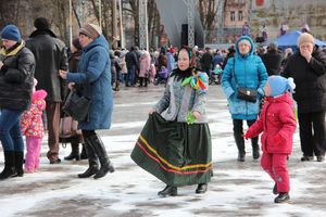 Масленичные гуляния прошли в Великих Луках (ФОТО)