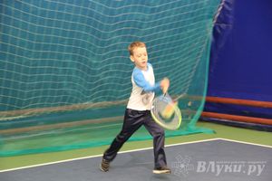 В СК «Ника» проходит открытый городской турнир по большому теннису (фото)