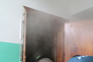 Убежавшее молоко стало причиной возгорания в Великих Луках (ФОТО)