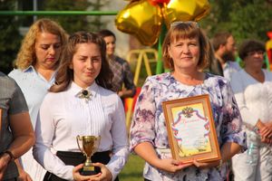 1 сентября в школах Великих Лук прошли Торжественные линейки (ФОТО)