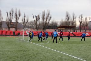 Боевая ничья в памятном футбольном матче (ФОТО)