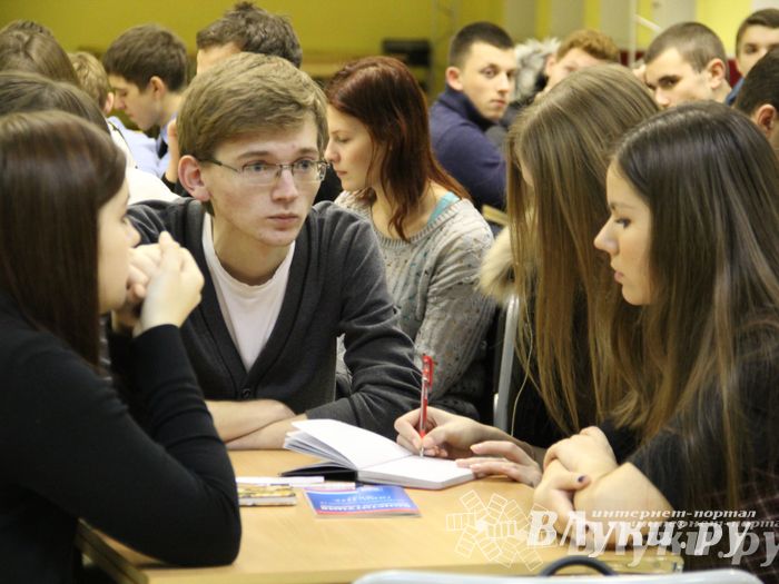 Четвертый тур игр «Что? Где? Когда?» состоялся вчера в ДК ЛК (фото)