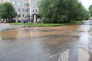 Серьёзная авария на водопроводе в Великих Луках (ФОТО; ВИДЕО)