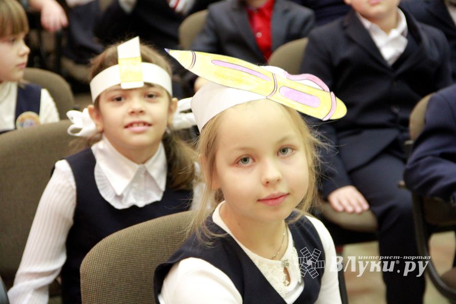 Великолукские первоклассники перевоспитали Бабу-Ягу (ФОТО)
