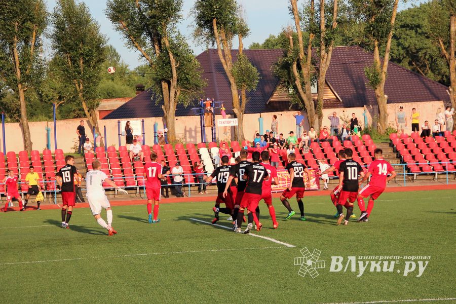 Хороший футбол без забитых мячей — «Луки-Энергия» сыграла с «Локомотив-Казанка» (ФОТО)