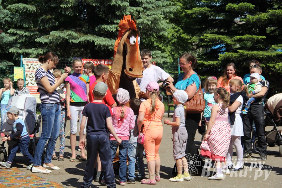 День защиты детей отпраздновали В Великих Луках (фото)