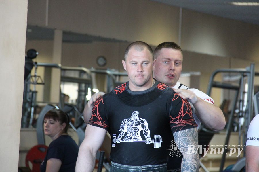 В Великих Луках состоялись Чемпионат и Первенство Псковской области по жиму штанги лежа (ФОТО)