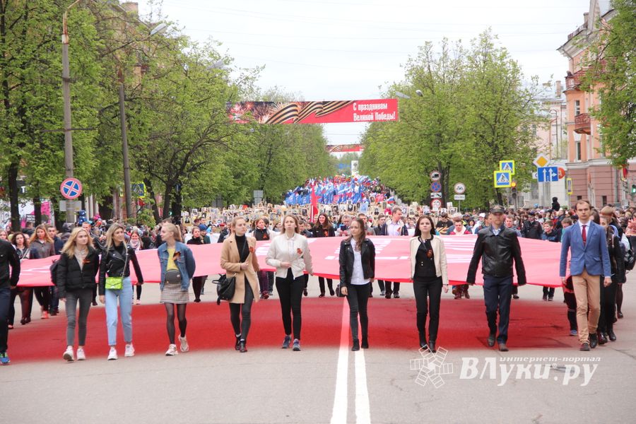 В Великих Луках отмечают День Победы (ФОТО)