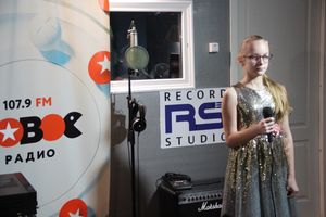 Участники медиапроета «Новые Голоса ДЕТИ на Новом Радио Великие Луки» записали видеоролики (ФОТО)