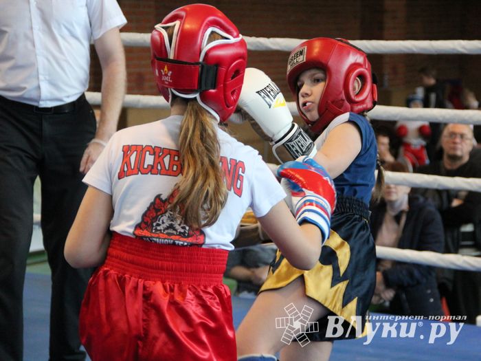В Великих Луках прошли соревнования по кикбоксингу (ФОТО)