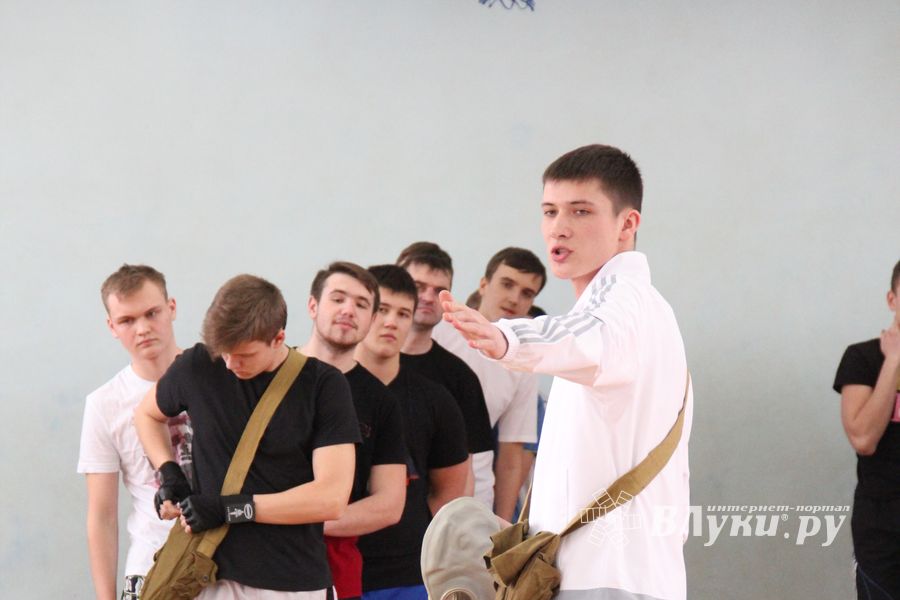 Конкурс «А ну-ка, парни!» прошёл в великолукской гимназии (фото)