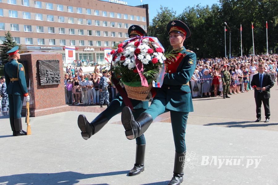 Военный парад в Великих Луках, часть II (ФОТО)