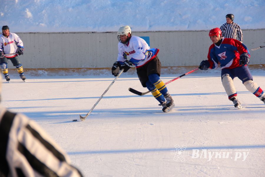 Великолукский хоккей: много забитых шайб, немного потасовок и разбитых лиц (фото)