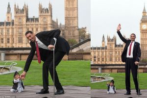 Самый высокий человек в мире встретился с самым маленьким (фото)