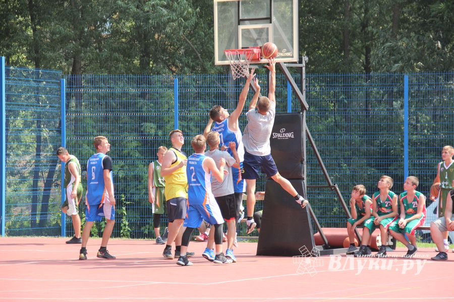 В Великих Луках прошли спортивные мероприятия, приуроченные ко Дню физкультурника (ФОТО)