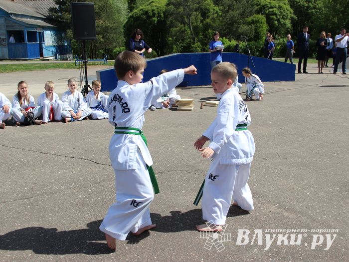 Спецназ «разгромил» на Дятлинке «банду»