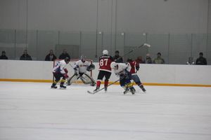 Две великолукские команды хоккеистов одержали победы в домашних матчах (ФОТО)