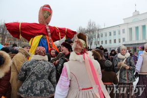 В Великих Луках встретили Масленицу