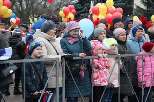 Митинг и праздничные гуляния в Великих Луках (ФОТО)