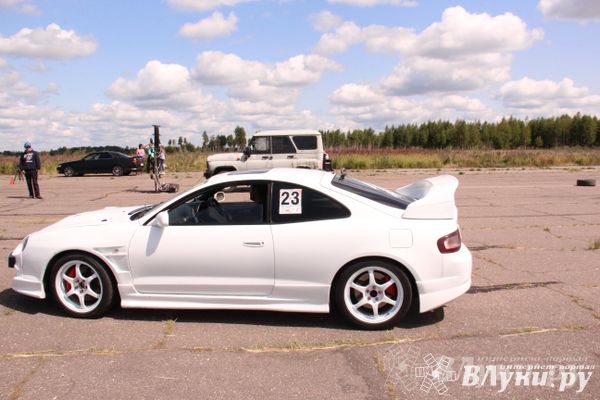 Под Великими Луками прошел второй этап Чемпионата по Drag Racing (фото)