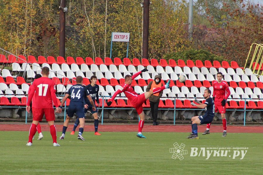 «Луки-Энергия» уступила «Ленинградцу» в домашнем матче (ФОТО)