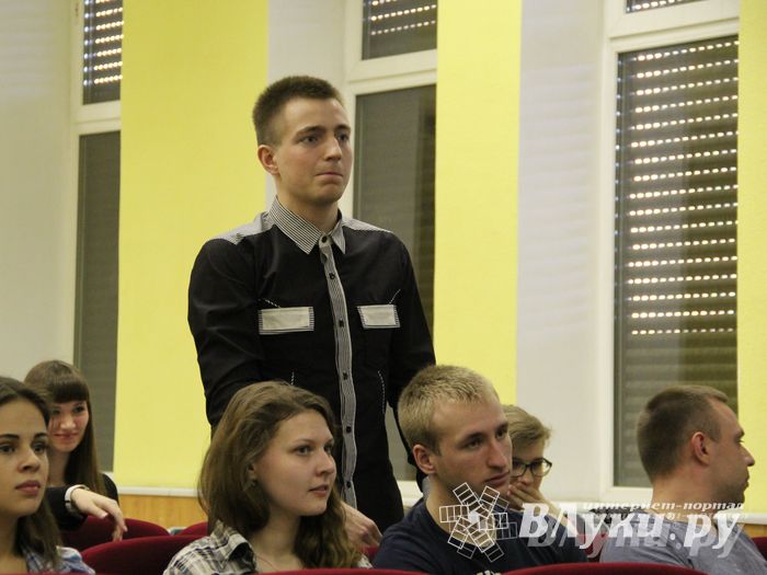 В Великих Луках прошла игра «Молодой политик» (фото)