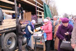 В Великих Луках проходит Весенняя ярмарка