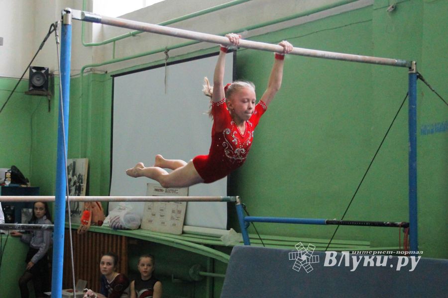 Фоторепортаж: первенство Великих Лук по спортивной гимнастике