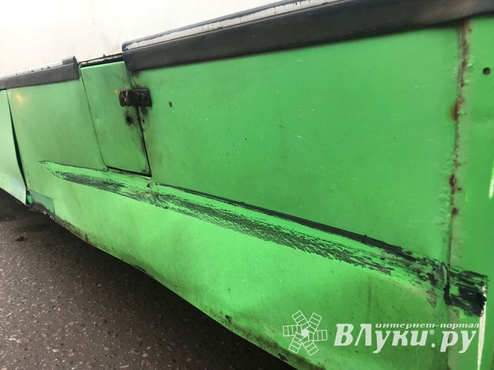 Неработающий светофор — виновник ДТП и хаоса на перекрёстке (ФОТО)