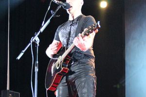 В Великих Луках состоялся концерт Дениса Майданова