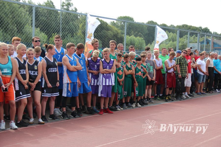 В Великих Луках прошли спортивные мероприятия, приуроченные ко Дню физкультурника (ФОТО)