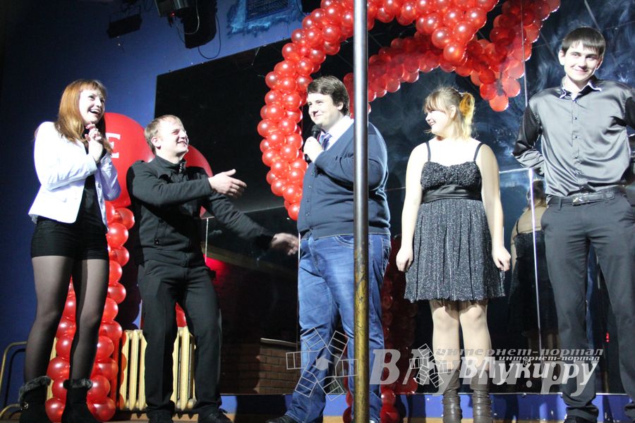 14 февраля в клубе «Хотэй» состоялось ежегодное шоу для влюбленных «Love Story»