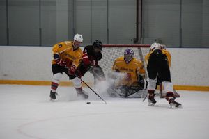 Хоккейные матчи чемпионатов города Великие Луки и Псковской области по хоккею прошли в СОК «Айсберг» (ФОТО)