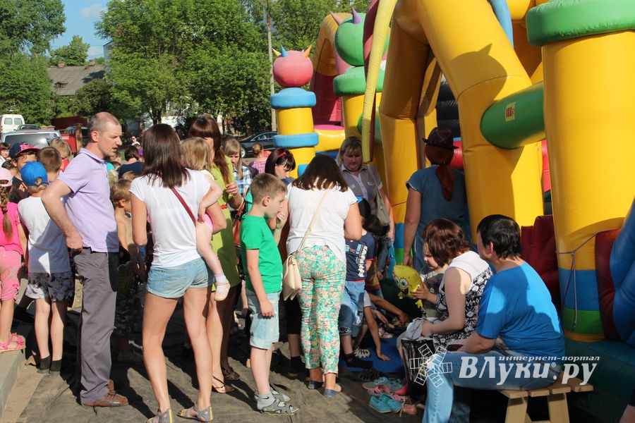 В Великих Луках прошел «День защиты детей» (ФОТО)