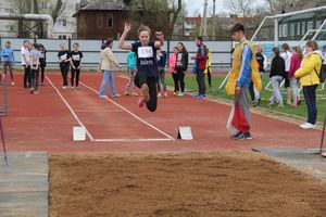 В Великих Луках проходят соревнования «Шиповка юных» (ФОТО)