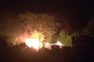 В Великих Луках горел гараж (ФОТО)