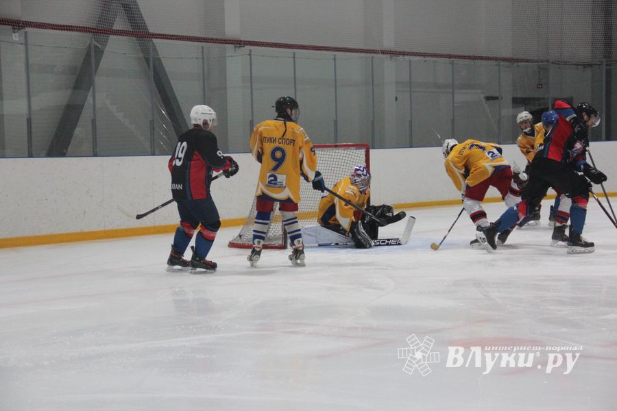 ХК «Экспресс» разгромил «Юниоров» (ФОТО)