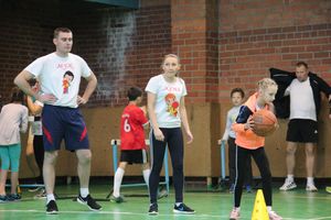 В Великих Луках прошли областные соревнования «Папа, мама, я - спортивная семья» (ФОТО)