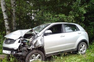 ​Сегодня днём в Великолукском районе нетрезвый водитель улетел в кювет (ФОТО)