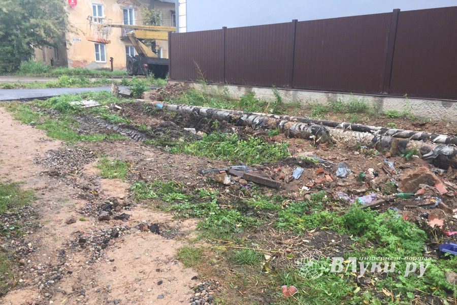 В скором времени ул. Сибирцева в Великих Луках останется без «лечебного гейзера» (ФОТО)
