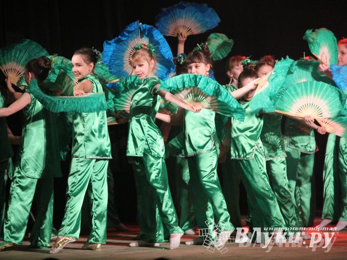 В ДК им. Ленина состоялся отчетный концерт студии восточного танца «Восточные сладости» (фото)